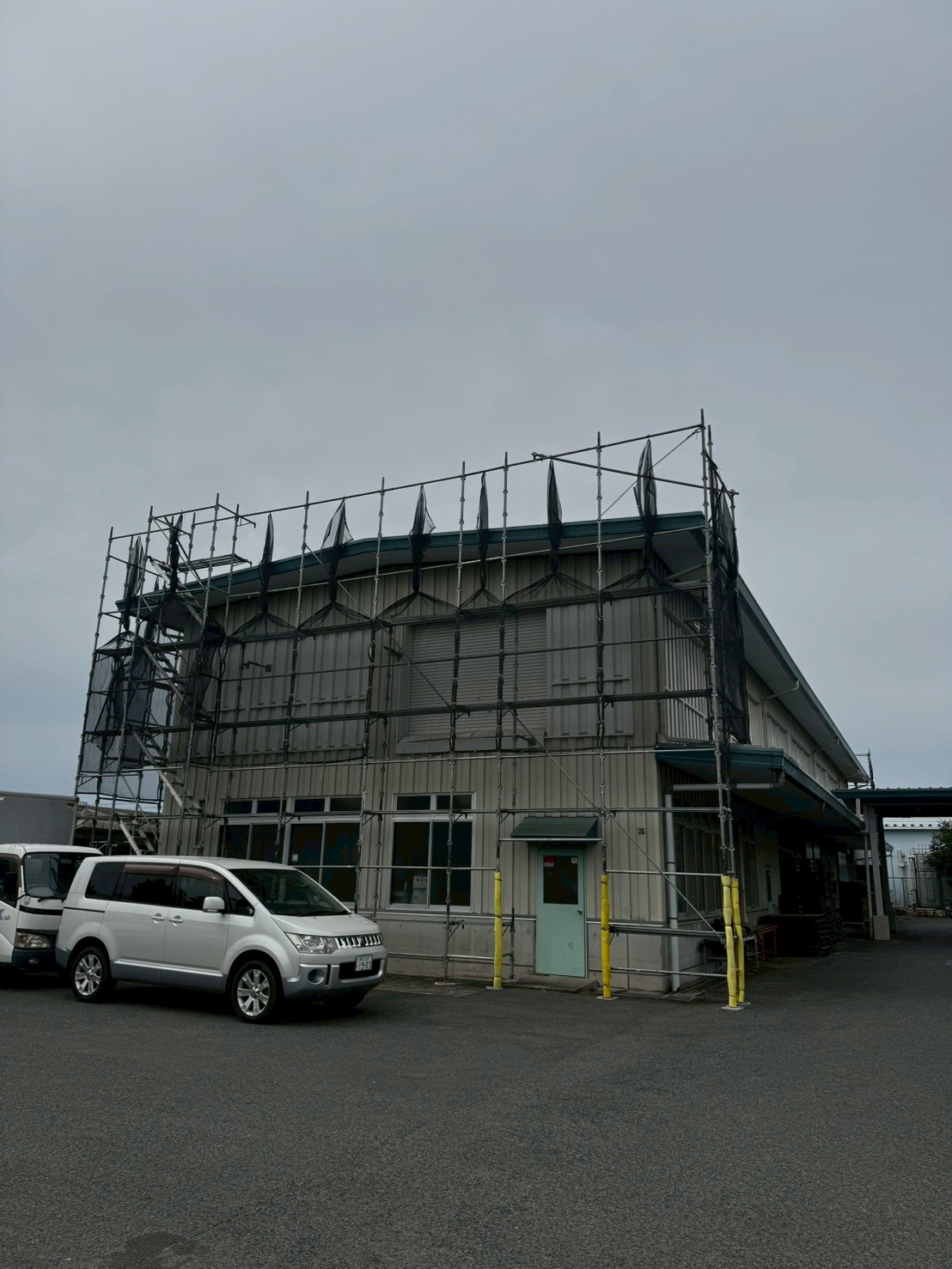 日本香堂　埼玉工場　屋根塗装工事の施工写真4