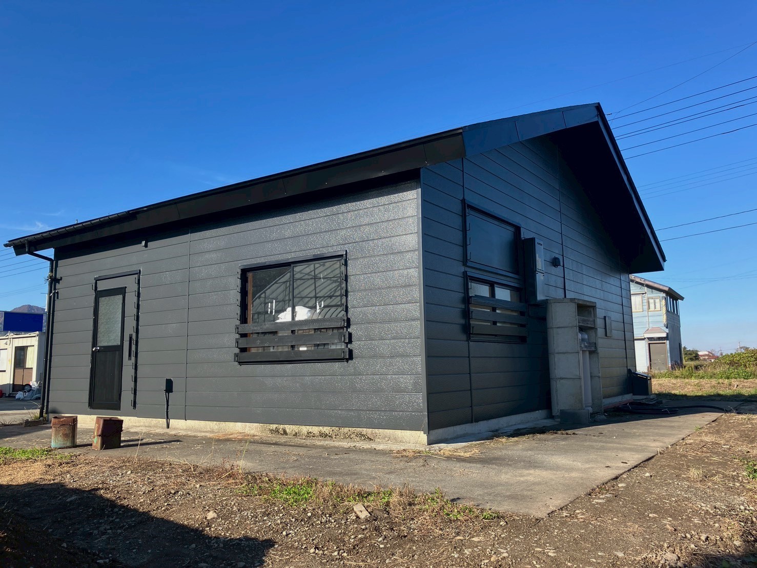 南魚沼生産組合　事務所塗装工事の施工写真2