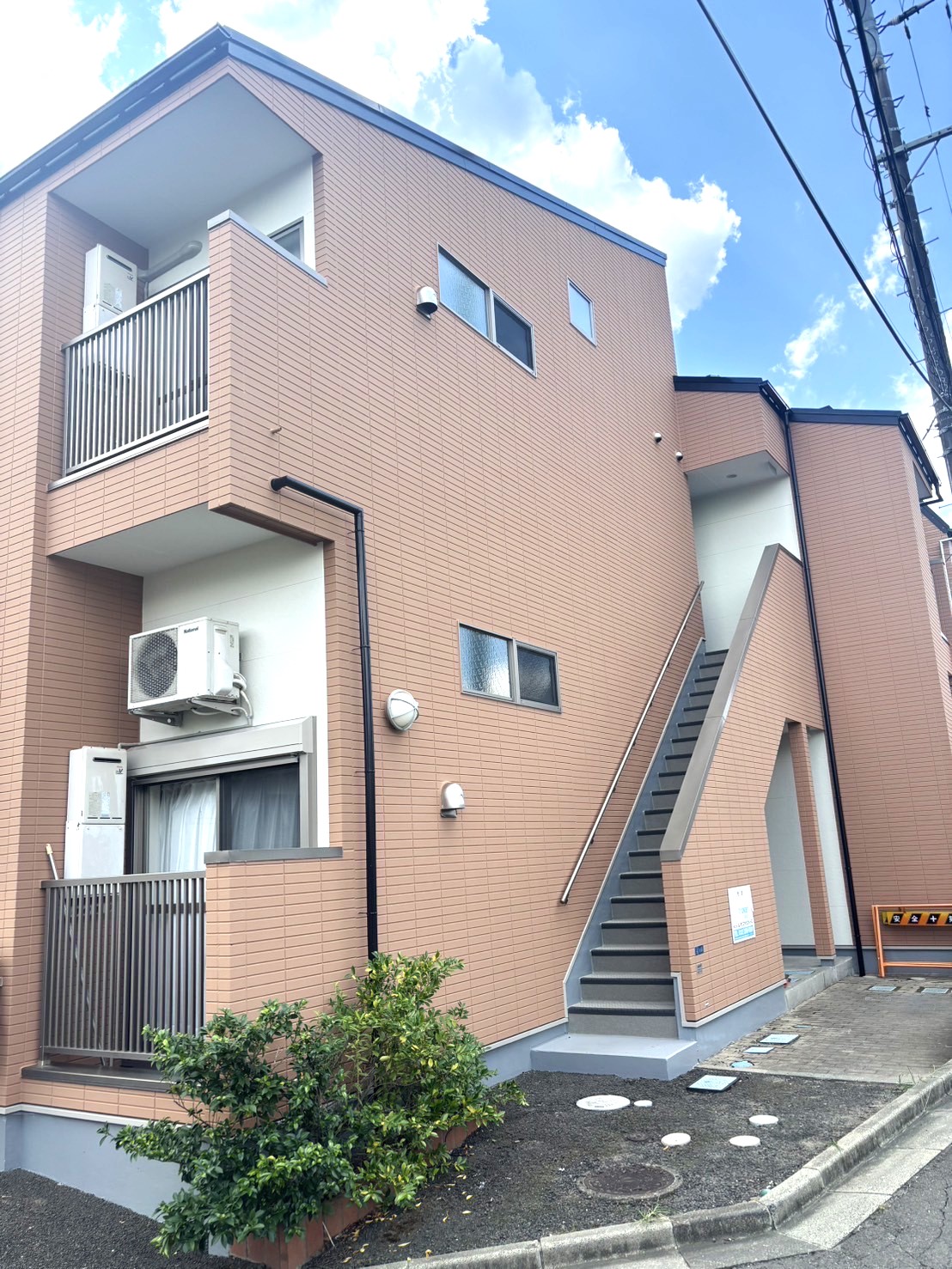 M様所有　アパート塗装工事の施工写真2